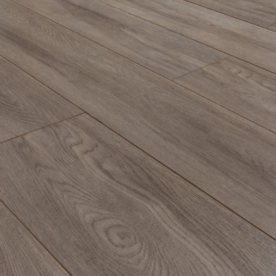 Ламинат Victory Beauty 2581 Дуб Королевский 8/33 с фаской 2.22м2/уп.