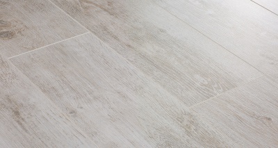 Ламинат Kastamonu Floorpan BLUE Дуб Эверест Светлый FP44.2 8/33 c фаской 2.153м2/уп.