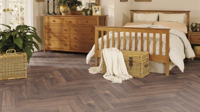 Ламинат Kronotex Herringbone 4766 A/B Дуб Петерсон темный с фаской 1,238 м2\уп.