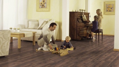 Ламинат Kronotex Mega Plus D4766 Дуб Петерсон темный 8/32 c фаской 2,249 м2\уп.