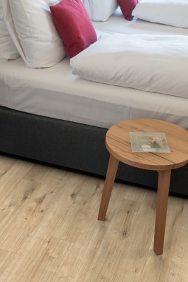 Ламинат Egger Дуб Даннингтон светлый EPL074 8мм 33 класс 1.99м2/уп. с фаской - изображение 4