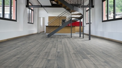 Ламинат Kronotex Exquisit D4765 Дуб Петерсон серый с фаской 2,131 м2\уп. - изображение 5