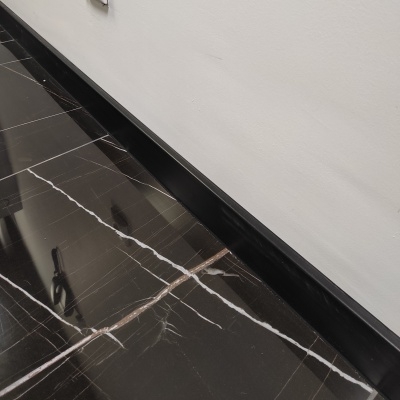 Плинтус Dollken Cubu Flex Life 100 мм цвет антрацит (1209) 2.5 м.п./шт. - изображение 2