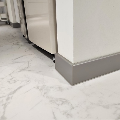 Плинтус Dollken Cubu Flex Life 80 мм цвет серебро (1246) 2.5 м.п./шт. - изображение 2