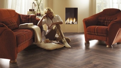 Ламинат Kronotex Herringbone 4766 A/B Дуб Петерсон темный с фаской 1,238 м2\уп. - изображение 2