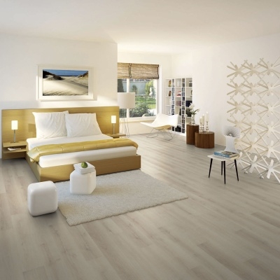 Ламинат Egger Home EHL 133 Дуб Колпино белый 8/32 1.99м2/уп. - изображение 4