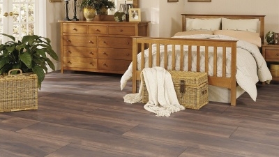 Ламинат Kronotex Mega Plus D4766 Дуб Петерсон темный 8/32 c фаской 2,249 м2\уп. - изображение 3