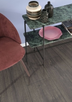 Ламинат Egger Aqua+ Дуб Шерман антрацит EPL186 8мм 33 класс c фаской 2,5427м2\уп. - изображение 3