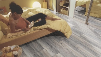 Ламинат Kronotex Exquisit Plus D3572 Дуб Портовый серый с фаской 2,694 м2\уп. - изображение 3