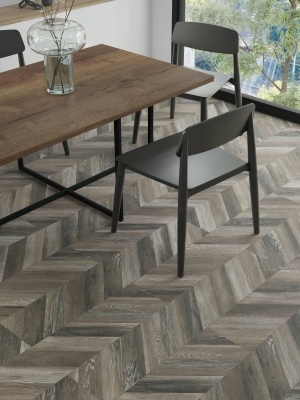 Ламинат Egger Дуб Кестинкорт шоколад EPL240F4CL 8мм 33 класс без фаски 2,5427м2\уп. - изображение 2